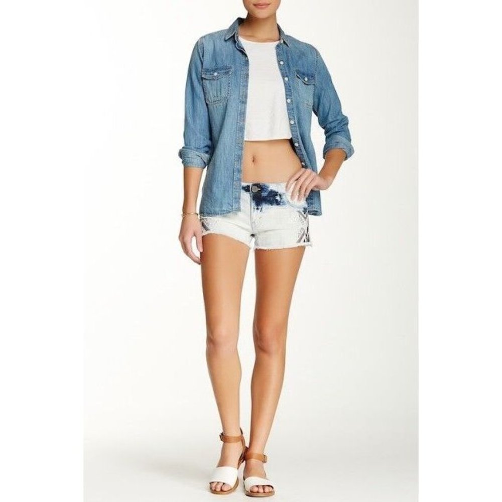 $143 Etienne Marcel Los Angeles EM7165 Embroidered Cutoff Denim Jean Shorts (27)
